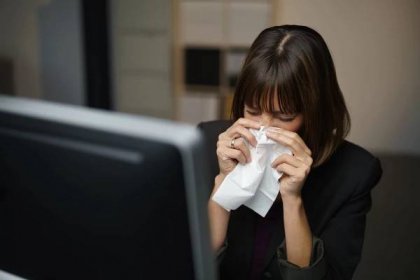 Riziko číhá i v kanceláři. Suchý vzduch může vyvolat respirační onemocnění