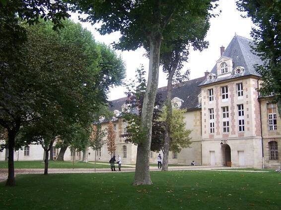 Hôpital Saint-Louis - Wikiwand