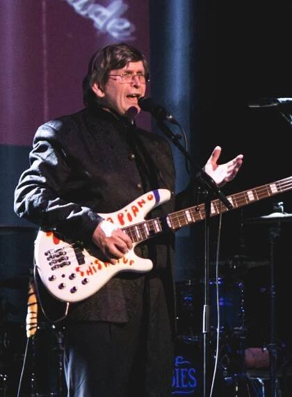 Chris White (musician)