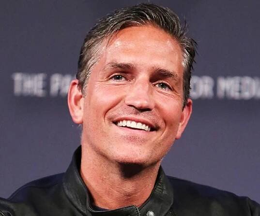 Jim Caviezel Biography - Facts, Childhood, Family Life & Achievements