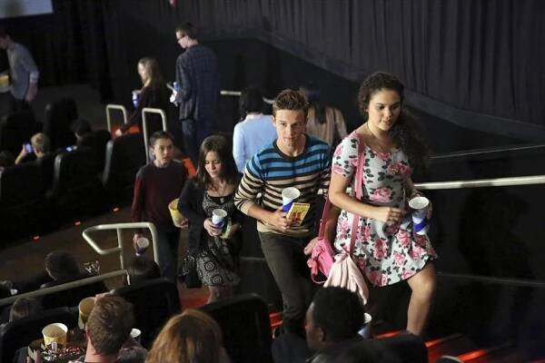 Hayden Byerly, Izabela Vidovic, Madison Pettis, Gavin MacIntosh - Fosterovi - Denní světlo - Z filmu