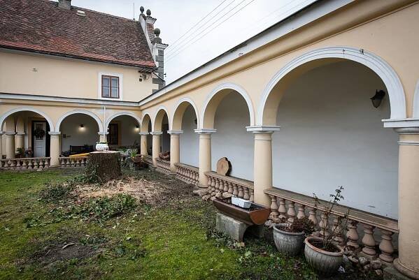 Statek Uhersko | Lokace | East Bohemia Film Office