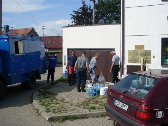 Povodně a humanitární pomoc - Oficiální stránka obce Malý Újezd