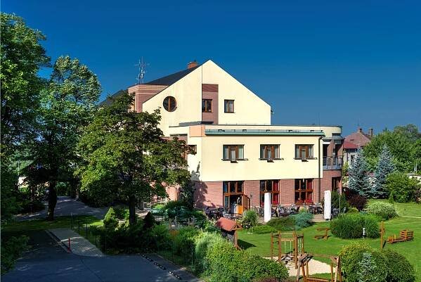 Exteriér - Galerie - April Hotel Panorama - ubytování - Rychnov nad Kněžnou 