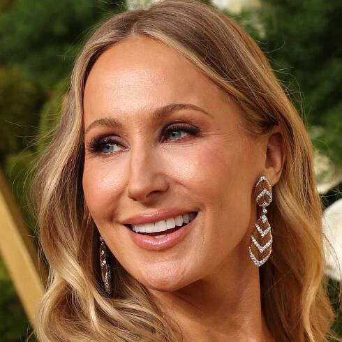 Nikki Glaser, 40, is 'obsessed' with a $10 serum - and it gets nothing but good reviews