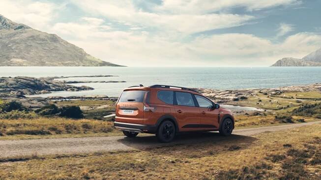 Nejlevnější sedmimístné auto? Nová Dacia Jogger je praktický kříženec