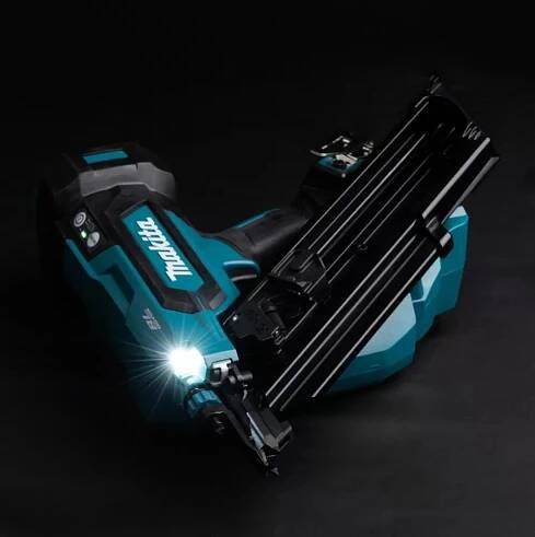 Makita DBN900ZK Aku hřebíkovačka 50-90 mm Li-ion LXT 18V, bez aku Z