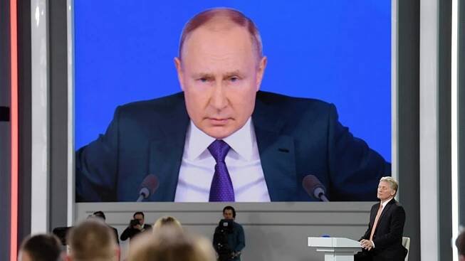 Své zlato a devizové rezervy uchráníme, vzkazuje Putinův mluvčí