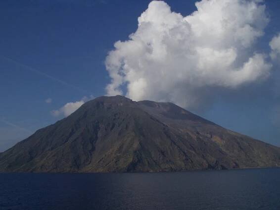 V Itálii vybuchla sopka. Stromboli se probudila k životu - Za obzory