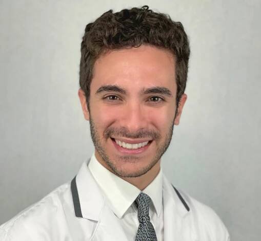 Dr. Carlos López