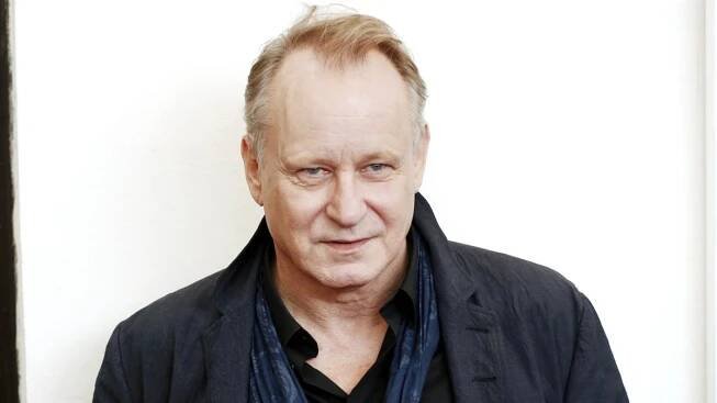 Poslední hvězda letošních Varů je na místě! Přijel Stellan Skarsgård