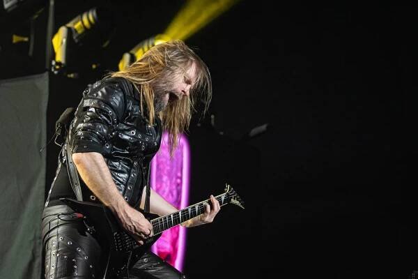 FOTOREPORT: V Praze se setkaly legendy. V O2 areně vystoupili Judas Priest, Saxon a Uriah Heep