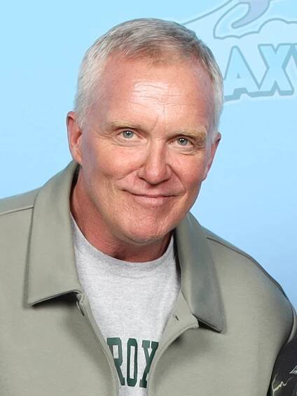 Anthony Michael Hall – Wikipedia