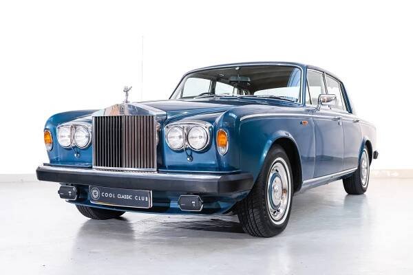 Rolls-Royce Silver Shadow – DOUBLE RED Cars Museum