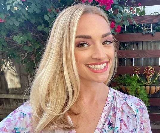 Brianne Howey – Bio, Facts, Family Life, Career