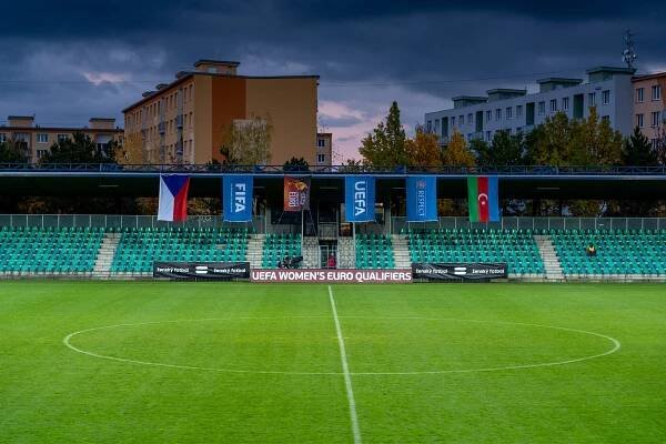 Ženský fotbal je na vzestupu. A co na to muži? Někteří fandí, další nechápou