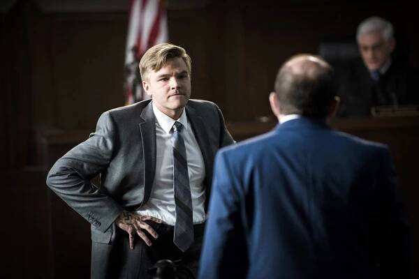 Closer: Nové případy - Masakr u soudu - Z filmu - Brett Davern
