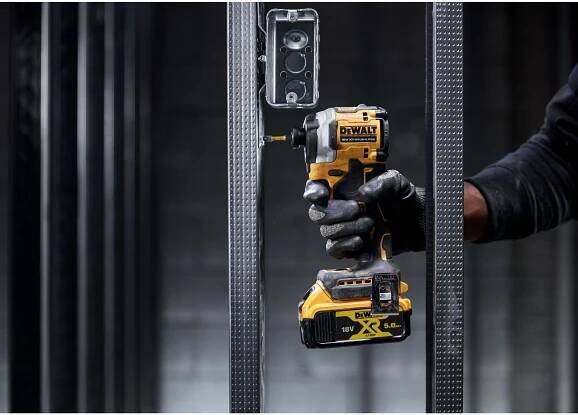 DeWALT DCF850N