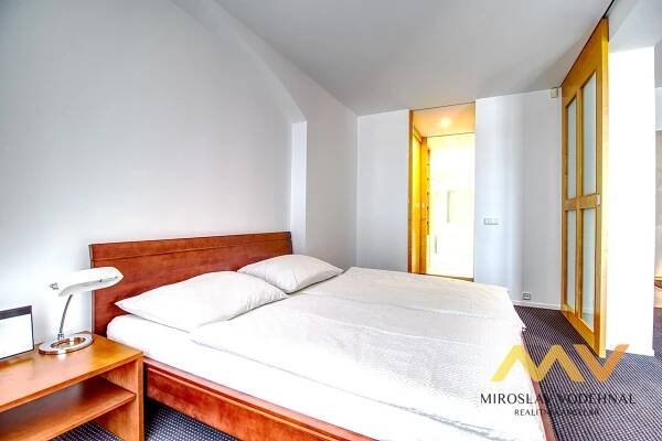 Pronájem nadstandardního bytu 2+kk, 98 m2 s balkonem, Hradec Králové - centrum. | Reality.iDNES.cz 
