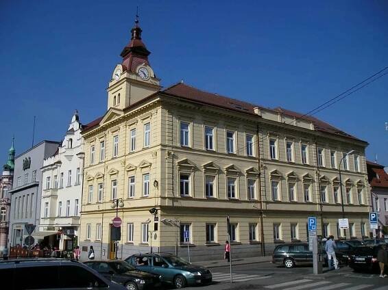 Starý justiční palác na Masarykově náměstí v Benešově. Sídlí v něm okresní soud.