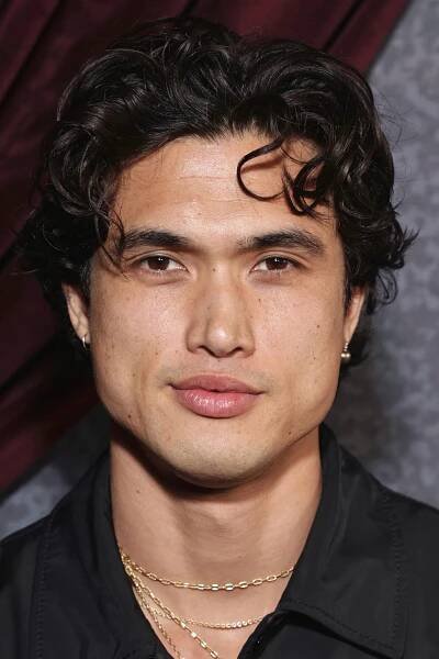 Charles Melton herec