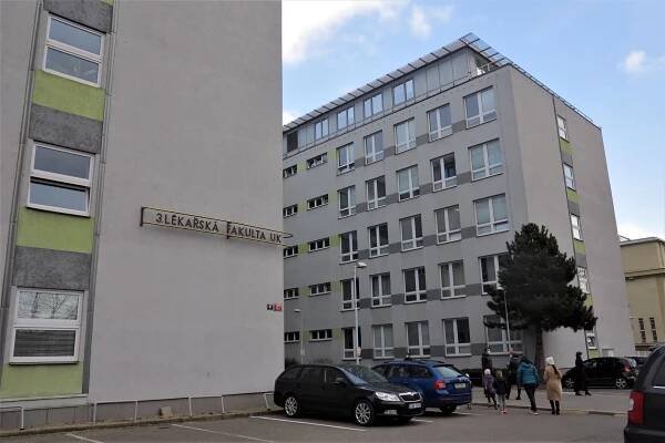 Fakultní nemocnice Královské Vinohrady, Praha | Kam se vydat.cz