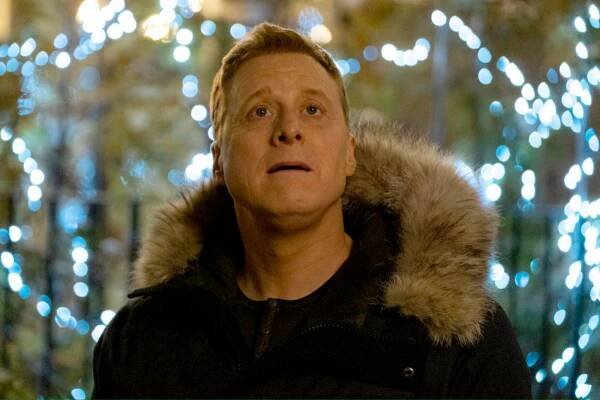 Resident Alien’s Alan Tudyk on fame, Netflix, and Linda Hamilton