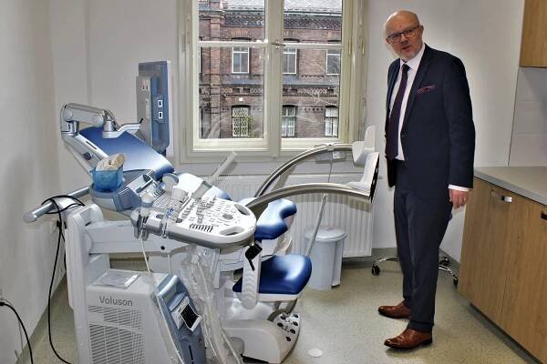 Porodnice U Apolináře má nové centrum pro rodičky. Oprava bude pokračovat