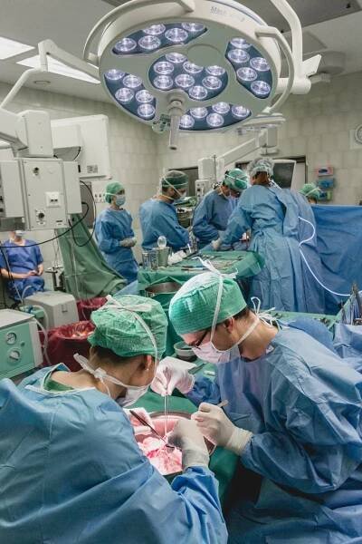Machři z Motola! Chlapci (10) transplantovali ledvinu, dívce (14) srdce, ženě (29) plíce. Operace proběhly...