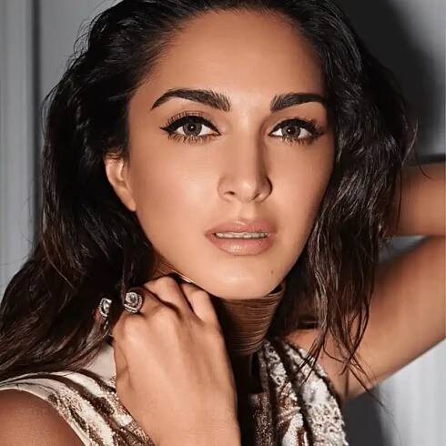 Kiara Advani Bio, Wiki, Age, Weight, Height, Boyfriend, Movies