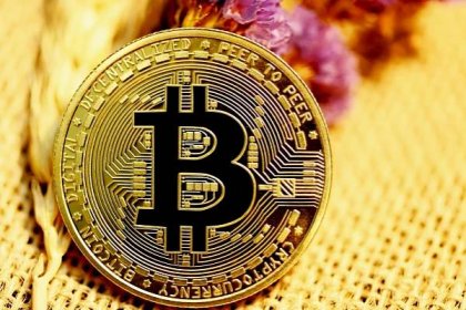 Proběhl Bitcoin halving – odměna pro těžaře se snížila na polovinu