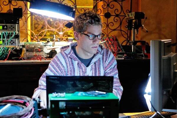 Námořní vyšetřovací služba L. A. - Vloupačka - Z filmu - Barrett Foa