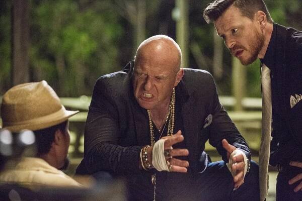 Drápy - Tekoucí písek - Z filmu - Dean Norris, Kevin Rankin