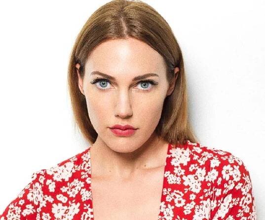 Meryem Uzerli Biography - Facts, Childhood, Family Life & Achievements