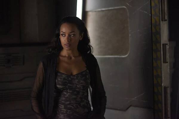 Dark Matter - She's One of Them Now - Z filmu - Melanie Liburd