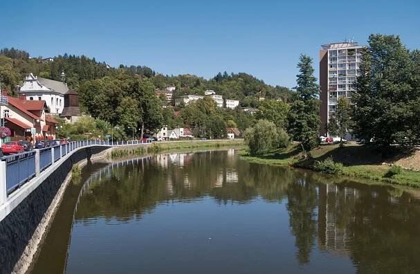 Soubor:Železný Brod, de Jizera IMG 7079 2018-08-07 14.21.jpg – Wikipedie
