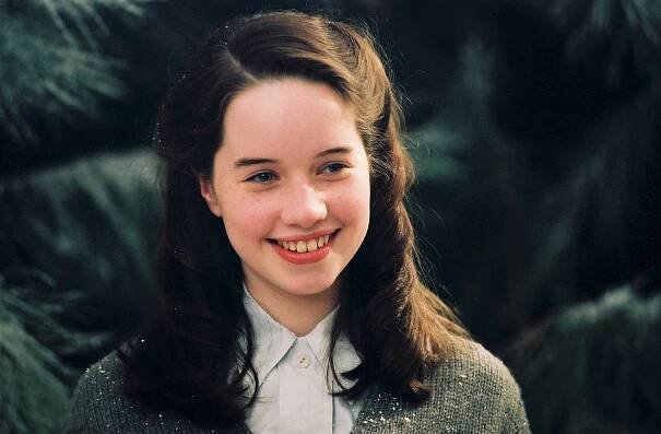 FOTO: Britská herečka Anna Popplewell ve své nejslavnější roli ve filmu Letopisy Narnie: Lev, čarodějnice a skříň (2005). – stránka 13