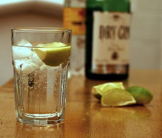Gin s tonikem