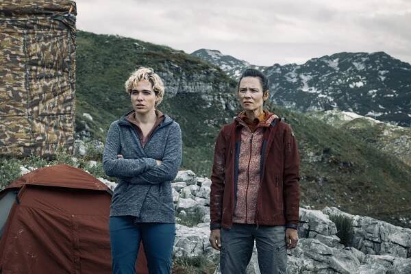 Riesending: Každá hodina se počítá - Z filmu - Verena Altenberger, Sabine Timoteo