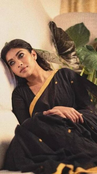 Dushara Vijayan Effortlessly Embraces Aesthetic Saree Looks