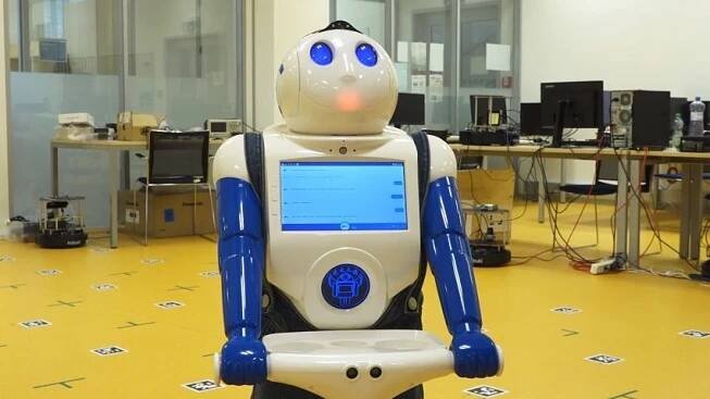 Do Česka zamíří sto robotů pro seniory, čeká se na dopravu z Číny