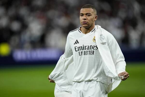 MADRID, SPAIN - APRIL 16: Kylian Mbappe' of Real Madrid looks during the UEFA Champions League 2024/25 Quarter Final Second Leg match between Real Madrid C.F. and Arsenal FC at Estadio Santiago Bernabeu on April 16, 2025 in Madrid, Spain. (Photo by Image Photo Agency/Getty Images)