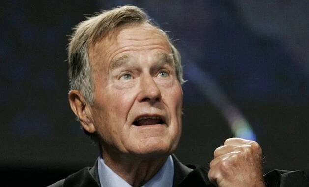 Bush starší opustil nemocnici, jeho dýchání se vrátilo do normálu