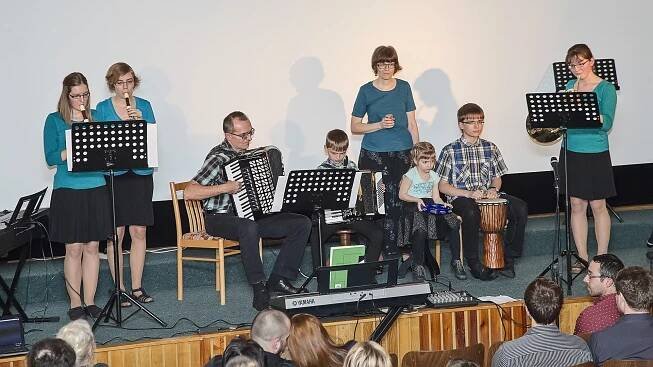 16.11.2015 Hraje celá rodina | ZUŠ Hradec nad Moravicí
