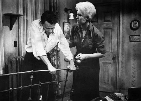 THE MAN WITH THE GOLDEN ARM, Frank Sinatra, Kim Novak, 1955