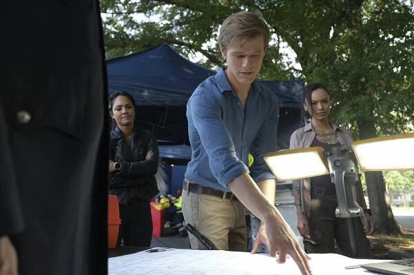 MacGyver - Windmill + Acetone + Celluloid + Firing Pin - Z filmu - Tristin Mays, Lucas Till, Levy Tran