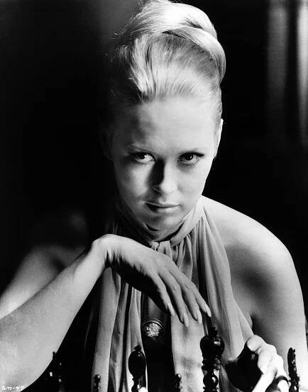 Případ Thomase Crowna - Promo - Faye Dunaway