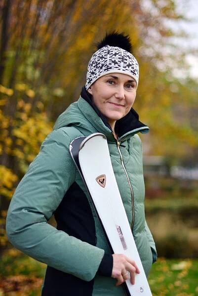 ŠÁRKA STRACHOVÁ doporučuje: dámské lyžařské oblečení RH+ a lyže Rossignol | Endorphin Republic
