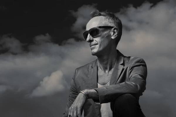 Sam Williams Music producer portrait by cotswolds and oxfordshire photographer Andrew Ogilvy Photography