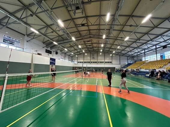 VELIKONOČNÍ TURNAJ V BADMINTONU pro žáky SŠ obchodu a služeb, Teplice
